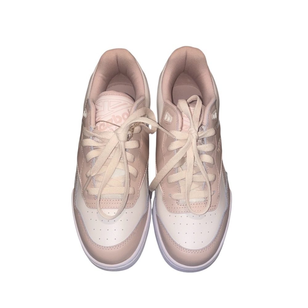 🆕 Reebok women's sneakers